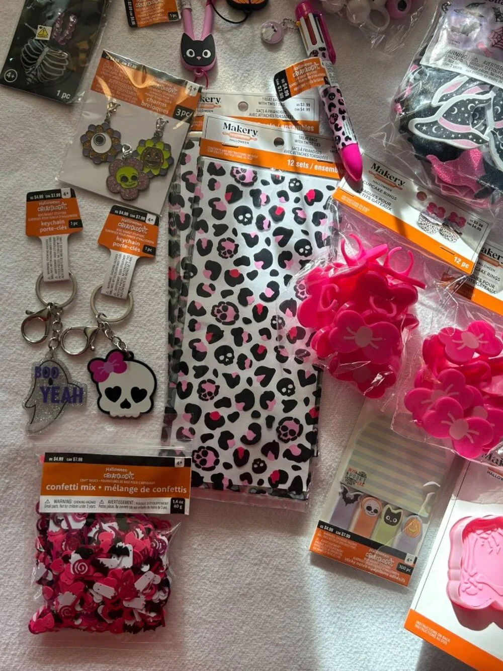 21 Piece Party Craft Halloween DIY Bundle NWT MSRP $91.79